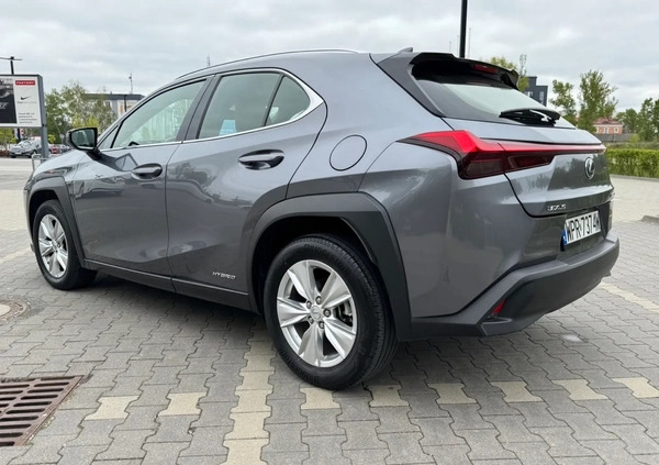 Lexus UX cena 104900 przebieg: 75881, rok produkcji 2021 z Warszawa małe 407